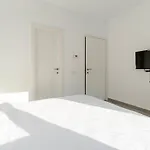 Apartment Downtown Urban W Balcony Vol 1 Bucharest