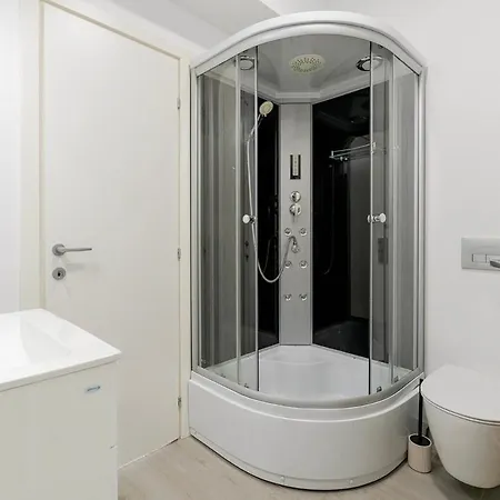 Downtown Urban W Balcony Vol 1 Apartment Bukarest