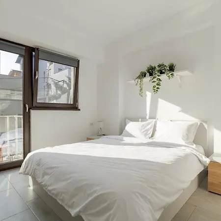 Downtown Urban W Balcony Vol 1 * Bucharest