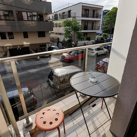 Downtown Urban W Balcony Vol 1 Apartment *