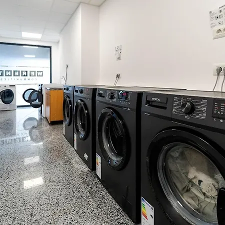 Downtown Urban W Balcony Vol 1 Apartment