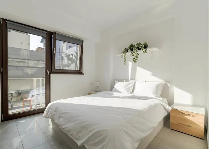 Downtown Urban W Balcony Vol 1 * Бухарест