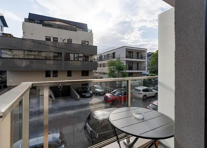 Downtown Urban W Balcony Vol 1 شقة *