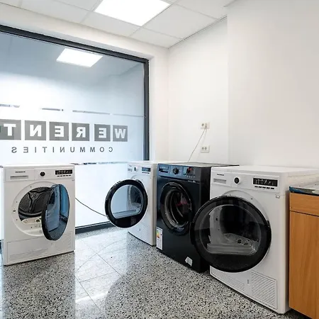 Daire Downtown Urban W Balcony Vol 1 *