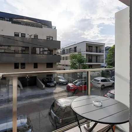 Downtown Urban W Balcony Vol 1 Daire *