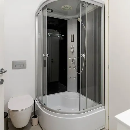 Apartament Downtown Urban W Balcony Vol 1 *