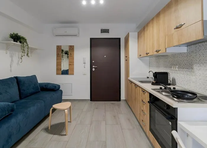 Downtown Urban W Balcony Vol 1 *