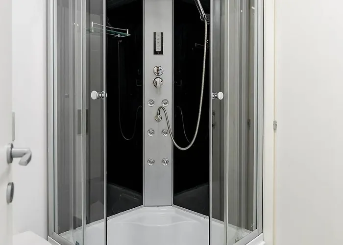 Downtown Urban W Balcony Vol 1 布加勒斯特